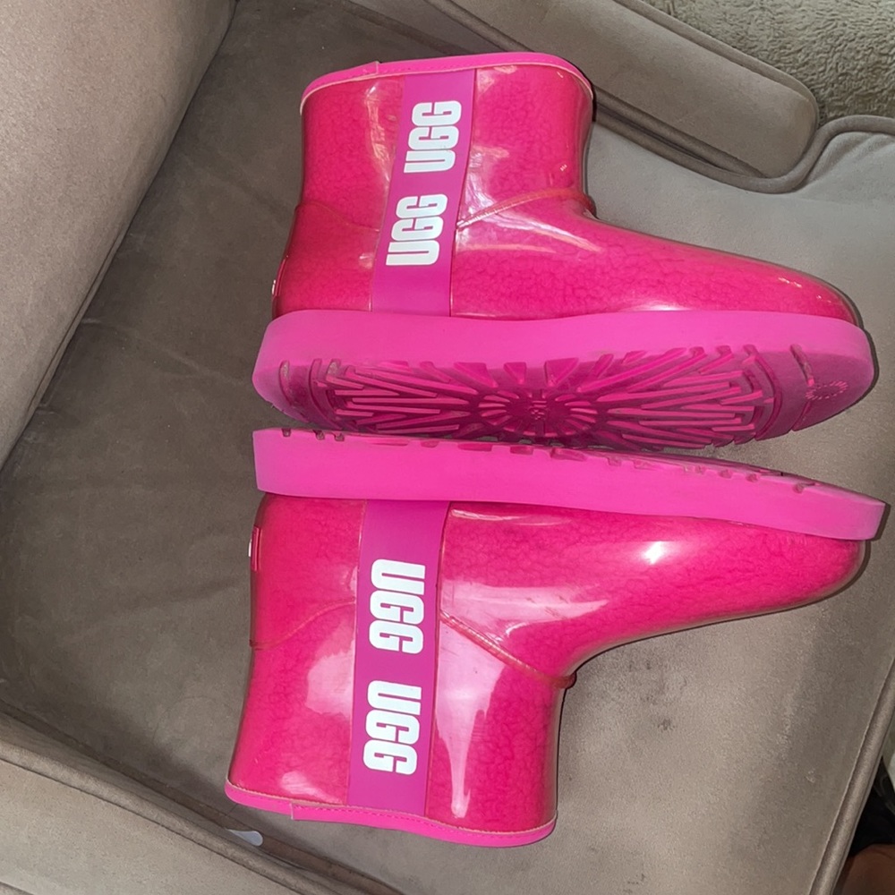 UGG - Picture 5 of 9